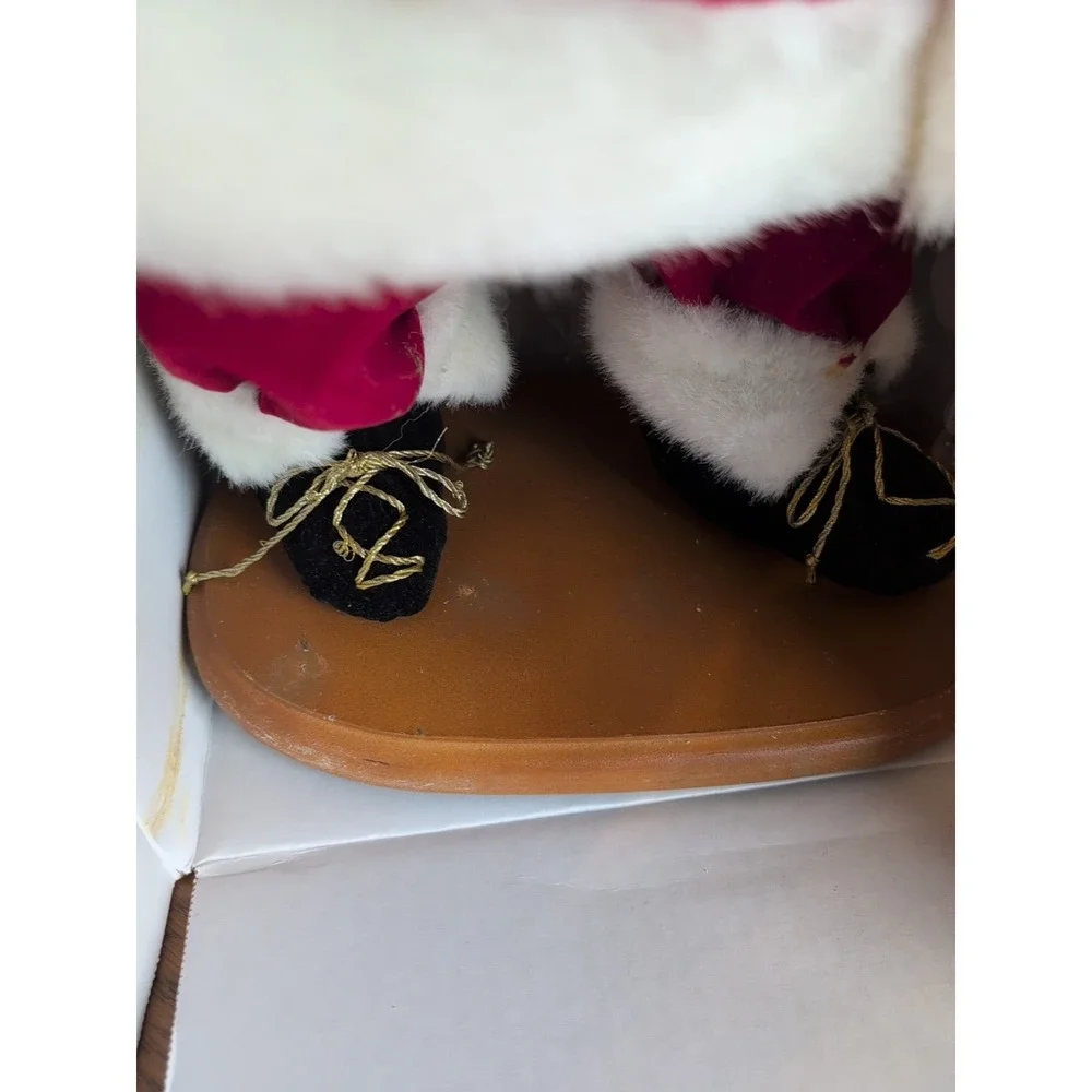 Vntg Santa 21
